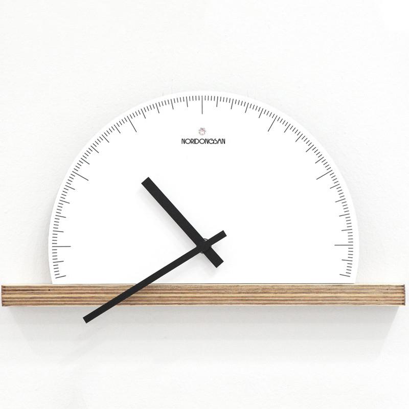 Fashion Decorative Wall Clock Modern Design for Living Room 3D Decoration Watch Hanging Sticker Art Brand Silent Merchanism
Fashion Decorative Wall Clock Modern Design for Living Room 3D Decoration Watch Hanging Sticker Art Brand Silent Merchanism