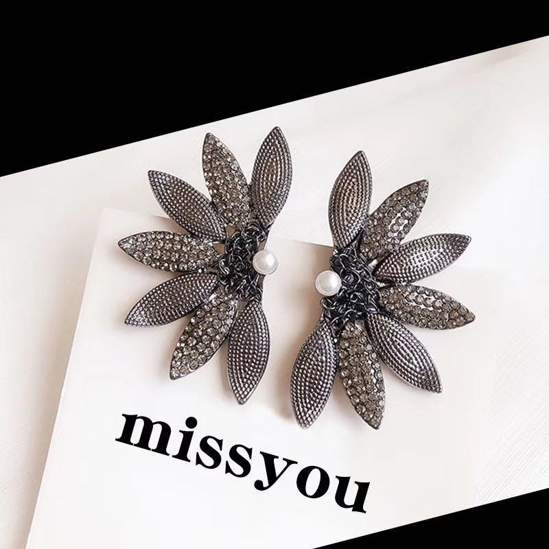 Fashion Elegant Women Lady Rhinestone Crystal Tassel Long Chain Beads Dangle Hairpin Hair Clip Hair Jewelry
Fashion Elegant Women Lady Rhinestone Crystal Tassel Long Chain Beads Dangle Hairpin Hair Clip Hair Jewelry