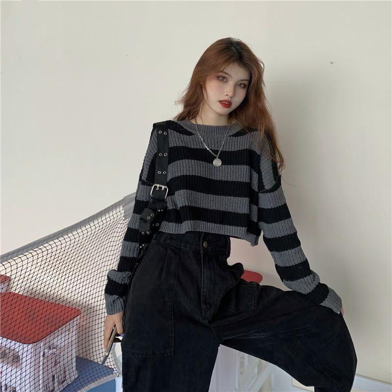 New Fashion Autumn Streetwear Harajuku Vintage Striped Gothic Punk Style Long Sleeve O-neck Women Pullovers, Gray 
New Fashion Autumn Streetwear Harajuku Vintage Striped Gothic Punk Style Long Sleeve O-neck Women Pullovers, Gray