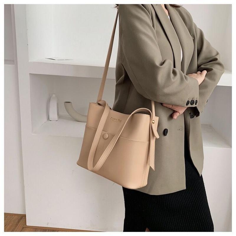 Fashion Brand Handbags Designers Luxury Handbags Women PU Leather Shoulder Messenger Bags Female Large Capacity Bucket Bag, Black
Fashion Brand Handbags Designers Luxury Handbags Women PU Leather Shoulder Messenger Bags Female Large Capacity Bucket Bag, Black