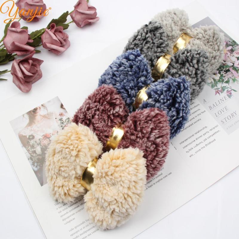 10pcs/lot 2020 New Arrival Sherpa Winter 5" Gold Center Hair Bow Barrette Handmade DIY Hair Accessories For Girl Headwear1, Burgundy
10pcs/lot 2020 New Arrival Sherpa Winter 5" Gold Center Hair Bow Barrette Handmade DIY Hair Accessories For Girl Headwear1, Burgundy