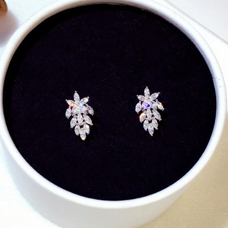 Stud Cute Tiny Exquisite Leaves Crystal Earring Transparent Bling Zircon Feminia Anti-allergy Jewelry Accessories1
Stud Cute Tiny Exquisite Leaves Crystal Earring Transparent Bling Zircon Feminia Anti-allergy Jewelry Accessories1