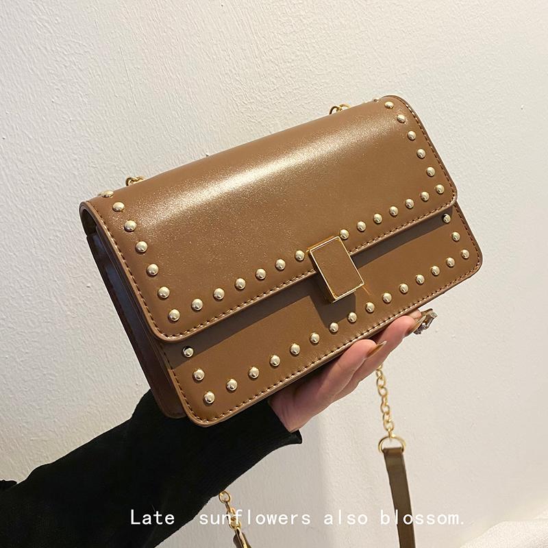 Niche Design Luxury Chain Handbag 2021 New Fashion All-match Western Style Crossbody HOT Style Rivet Square Bag Width: 22cm, Black
Niche Design Luxury Chain Handbag 2021 New Fashion All-match Western Style Crossbody HOT Style Rivet Square Bag Width: 22cm, Black