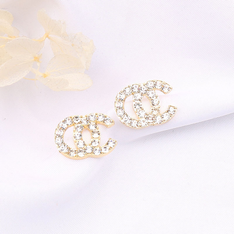 Preal Crystal Letters Stud 18K Gold Plated 925 Silver Luxury Brand Designers Geometric Famous Women Round Crystal Rhinestone Pearl Earring Wedding Party Jewerlry
Preal Crystal Letters Stud 18K Gold Plated 925 Silver Luxury Brand Designers Geometric Famous Women Round Crystal Rhinestone Pearl Earring Wedding Party Jewerlry