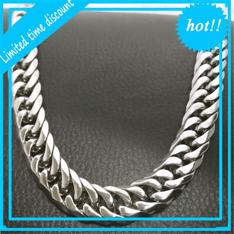 Fashion initial letter choker necklace bijoux cuban link iced out pendant chains for lady womens Party Wedding Lovers gift jewelry With BOX, Golden;silver
Fashion initial letter choker necklace bijoux cuban link iced out pendant chains for lady womens Party Wedding Lovers gift jewelry With BOX, Golden;silver