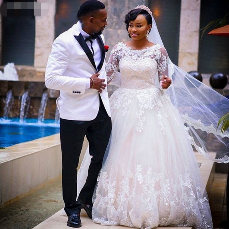 vintage White Lace Appliques crew neck Wedding Dresses buttons 2021 vestidos de novia Long Sleeves Plus Size Bride Dresses Wedding Gowns