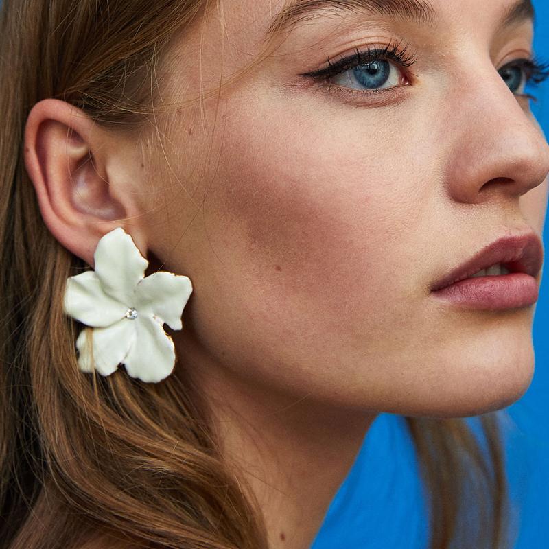 JUJIA 6 colors New Trend fashion flower earring vintage design crystal statement drop Earrings for women
JUJIA 6 colors New Trend fashion flower earring vintage design crystal statement drop Earrings for women