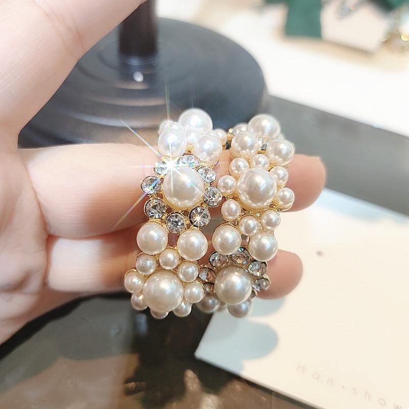 FYUAN Pearl Rhinestone Geometric Hoop Earrings for Women Bijoux Ronud Crystal Earring Weddings Party Jewelry Gift1
FYUAN Pearl Rhinestone Geometric Hoop Earrings for Women Bijoux Ronud Crystal Earring Weddings Party Jewelry Gift1