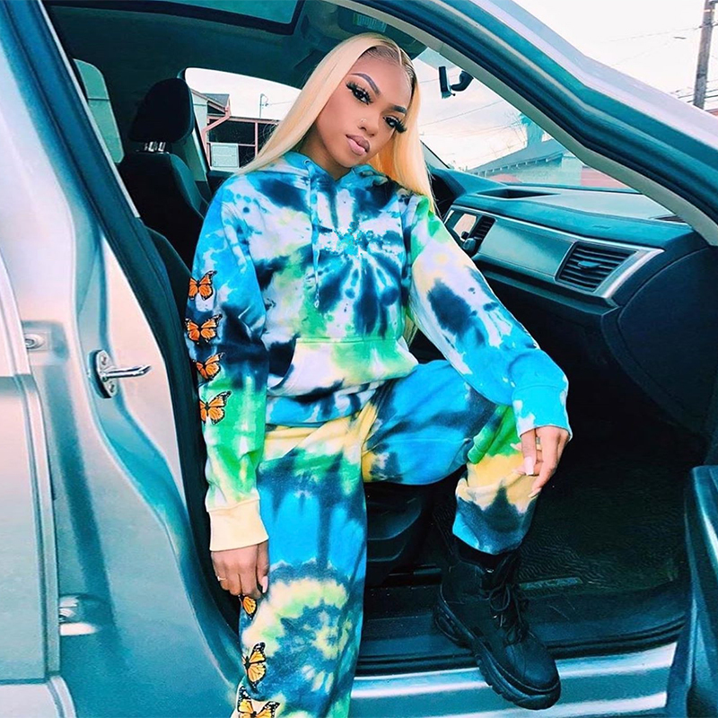 Darlingaga Streetwear Butterfly Print Tie Dye Tracksuit Women 2 Piece Set Fashion Hoodie and Sweatpants Matching Sets Sportswear T200825