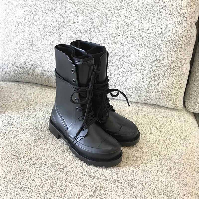 Top quality Lace-up Martin boots leather booties fashion luxury platform boot winter women boots designer martin booties camp ankle boots, Black
Top quality Lace-up Martin boots leather booties fashion luxury platform boot winter women boots designer martin booties camp ankle boots, Black