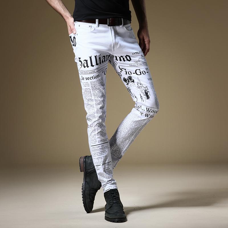 Men Newspaper Printed White Jeans Straight Pants Slim Fit Hip Hop Streetwear Cotton Stretch Denim Trousers
Men Newspaper Printed White Jeans Straight Pants Slim Fit Hip Hop Streetwear Cotton Stretch Denim Trousers