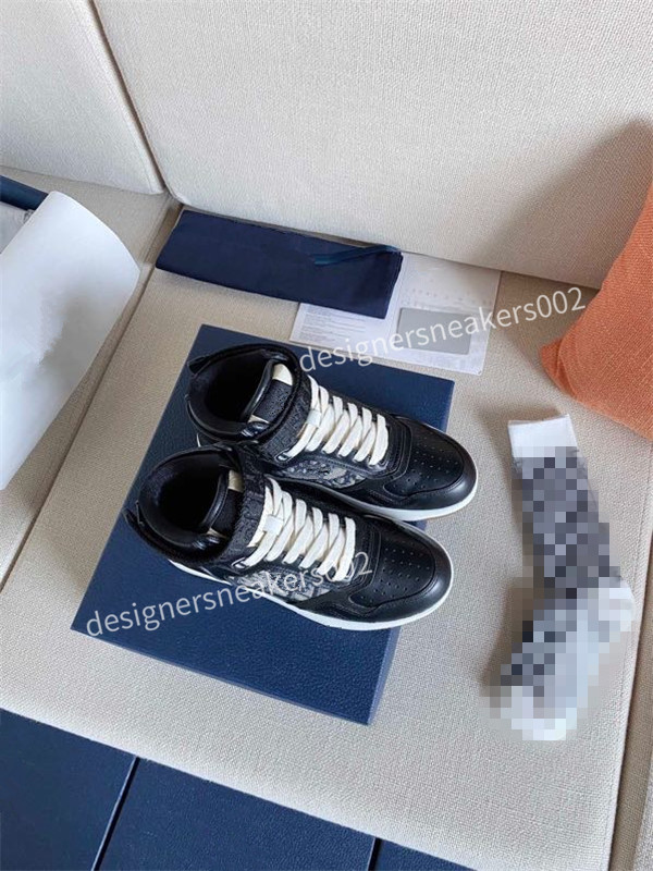 TOP new Men Quality Speed Trainer Black Walking Sneakers Men Women Black Red Casual Shoes Fashion Paris Sneakers km201208, 01
TOP new Men Quality Speed Trainer Black Walking Sneakers Men Women Black Red Casual Shoes Fashion Paris Sneakers km201208, 01