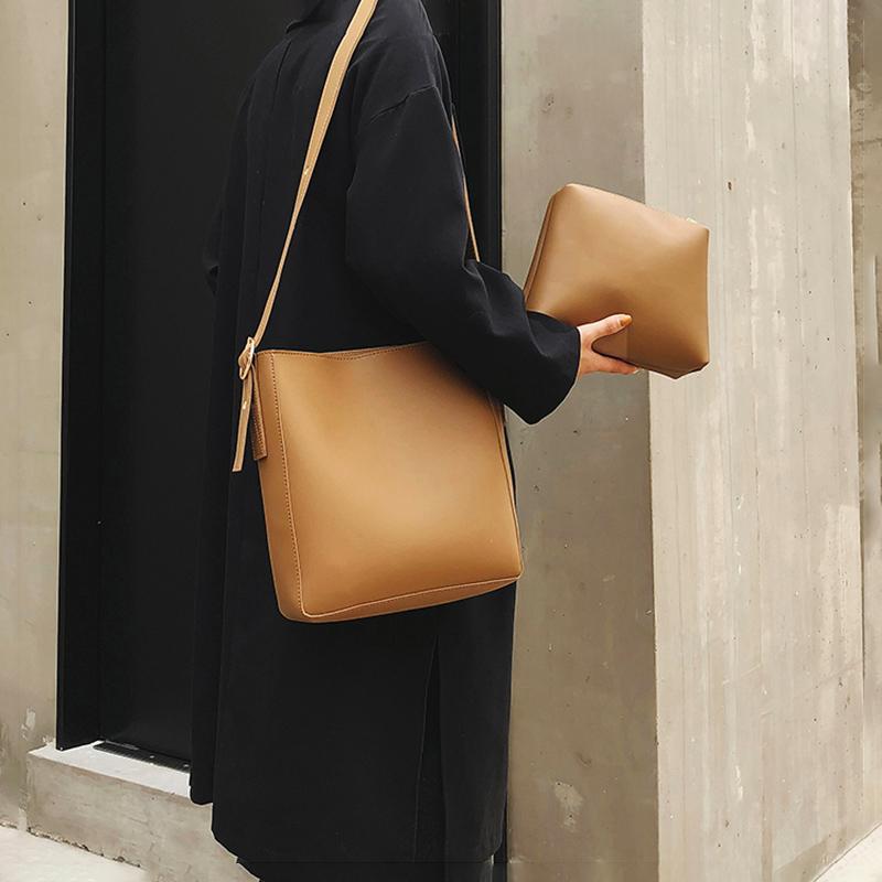 City Fashion Pu Leather Solid Large Capacity Bucket Bags Women Casual Simple Vintage Messenger Composite Bags For Ladies, No original boxs
City Fashion Pu Leather Solid Large Capacity Bucket Bags Women Casual Simple Vintage Messenger Composite Bags For Ladies, No original boxs