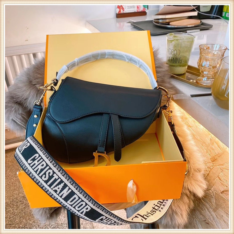Cheap Fashion Saddle Bags Luxury Handbags Womens Bag Designer Ladies Shoulder Handbag for Women Totes Bag Wholesale Famous Brands Pleated, As photo style color
Cheap Fashion Saddle Bags Luxury Handbags Womens Bag Designer Ladies Shoulder Handbag for Women Totes Bag Wholesale Famous Brands Pleated, As photo style color