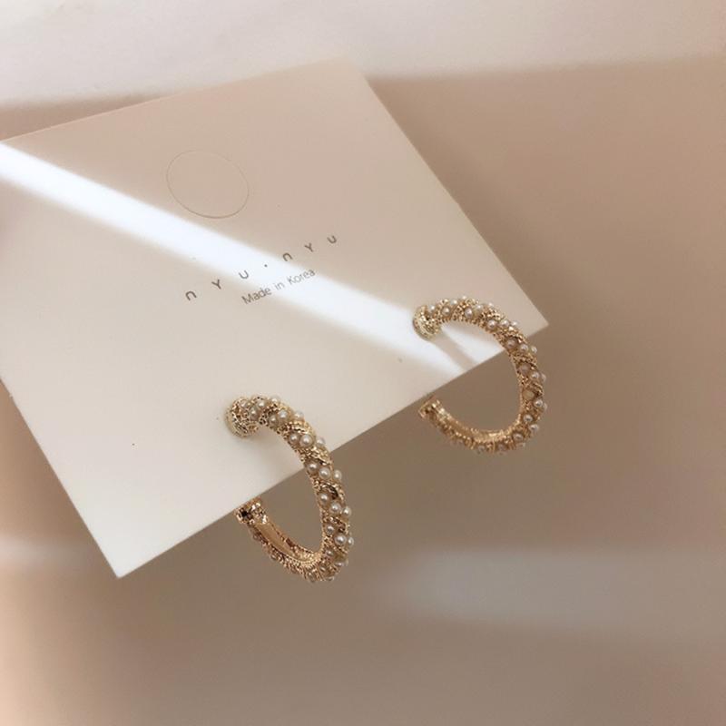 2020 New Fashion Korean Exaggeration Sweet Big Metal Circle Round Freshwater Pearl Drop Earrings Jewelry For Women Girl Party 
2020 New Fashion Korean Exaggeration Sweet Big Metal Circle Round Freshwater Pearl Drop Earrings Jewelry For Women Girl Party