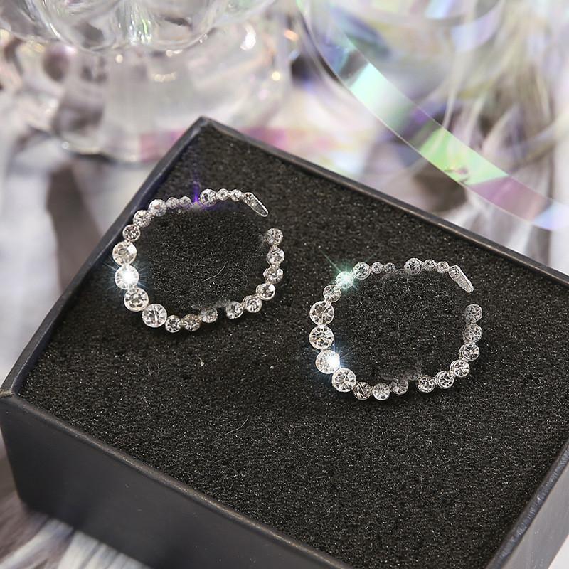 Retro Double Letters Charm Earrings Color Diamond Studs Flash Crystal Charm Women Jewelry Gift Wholesale
Retro Double Letters Charm Earrings Color Diamond Studs Flash Crystal Charm Women Jewelry Gift Wholesale
