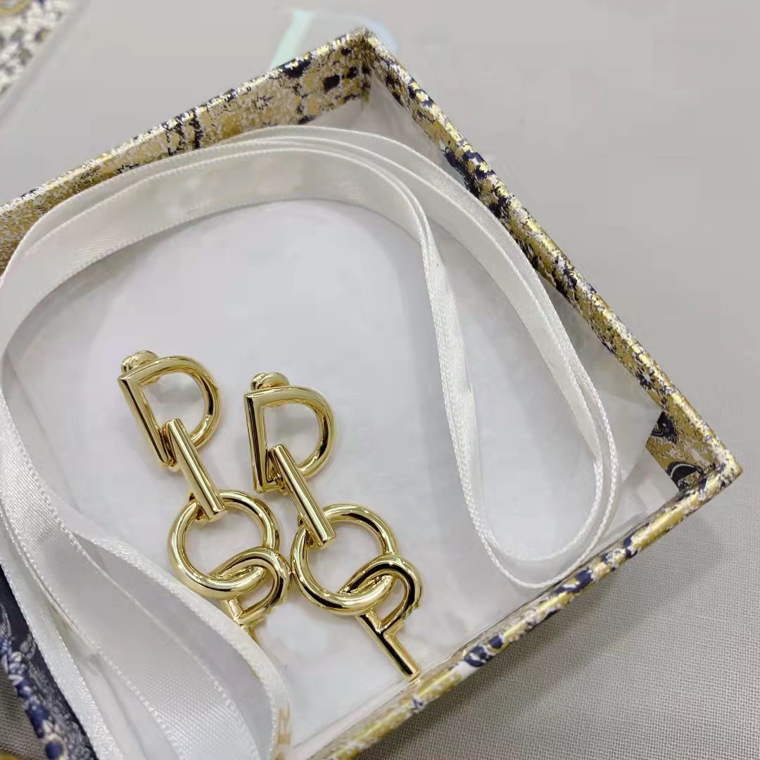 2021 new fashion 18k gold letters dangle earring ladies personality simple designer earrings, Silver
2021 new fashion 18k gold letters dangle earring ladies personality simple designer earrings, Silver
