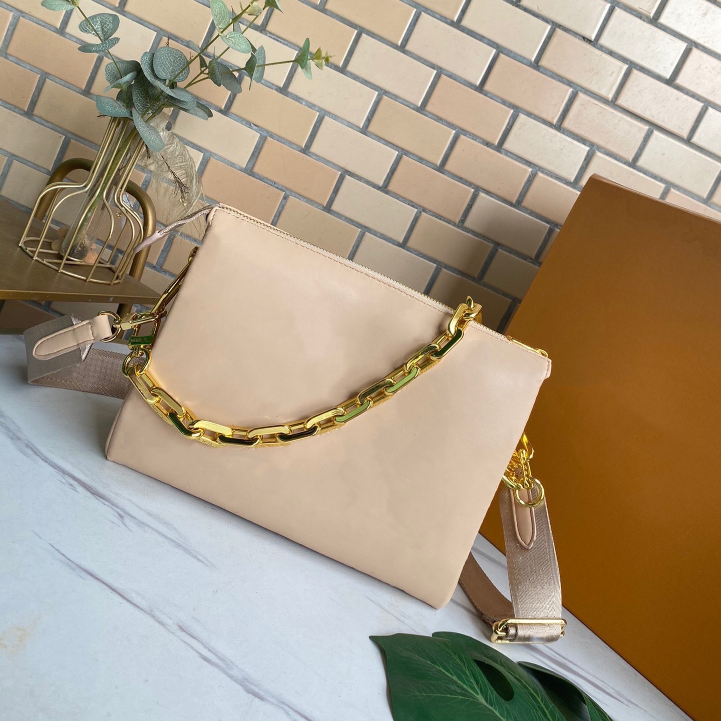 Beige Silver Gold Sky Blue Updated Colors Women Coussin Bag PM size Puffy Leather Two Attached Pouches Lady Evening Bags With Heavy Chain
Beige Silver Gold Sky Blue Updated Colors Women Coussin Bag PM size Puffy Leather Two Attached Pouches Lady Evening Bags With Heavy Chain