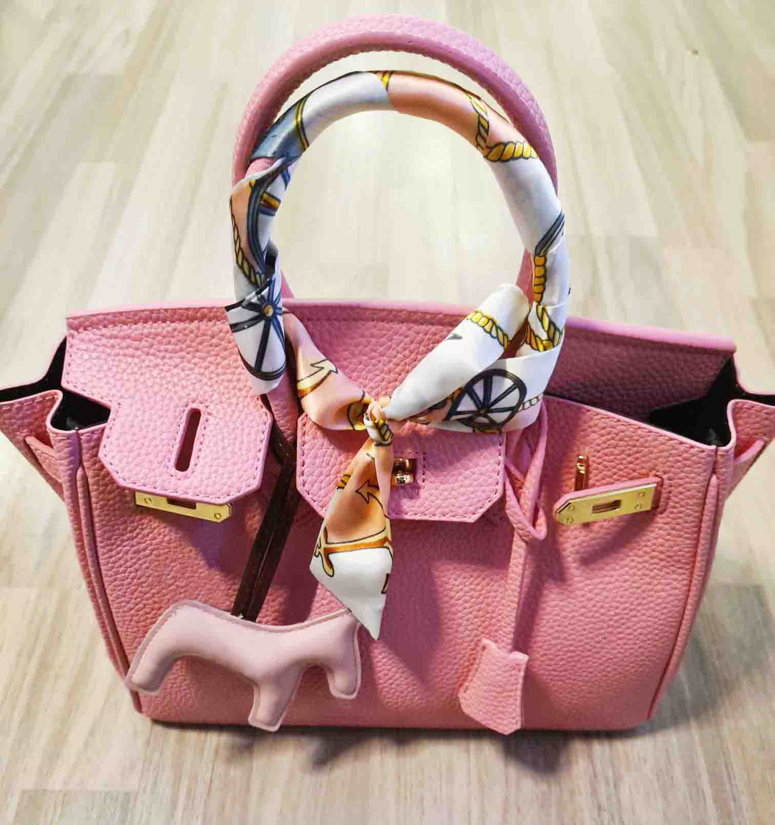 TOP Designers Handbag Cowhide Constance Luxurys Woman Bag Purse Genuine Messenger Sac Shoulder Crossbody Handbags
TOP Designers Handbag Cowhide Constance Luxurys Woman Bag Purse Genuine Messenger Sac Shoulder Crossbody Handbags