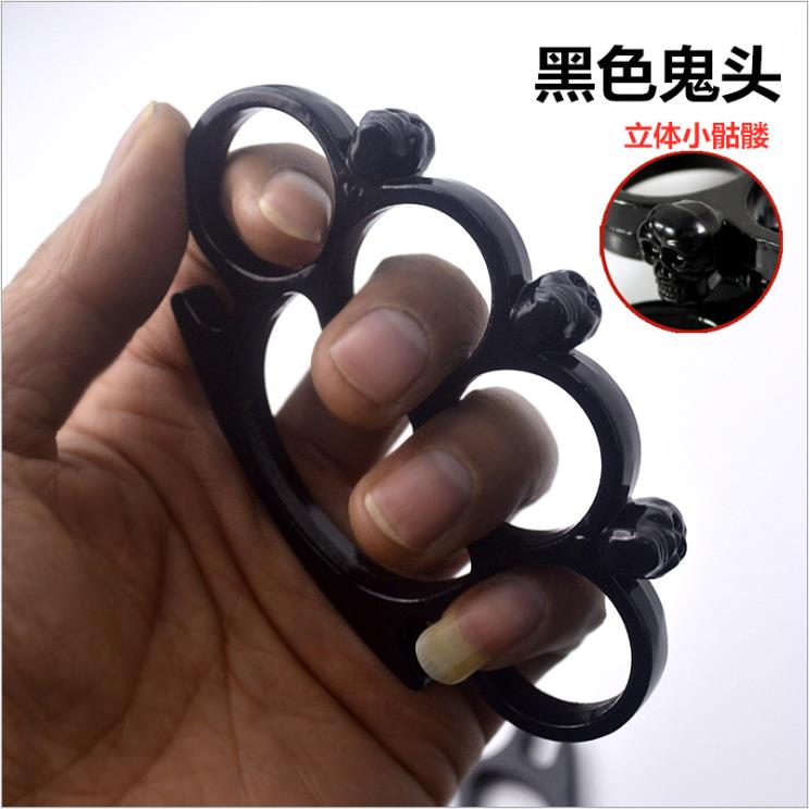 qq Three-color skull hand clasp fist clasp tiger finger tiger four finger legal self-defense weapon hand support glove ring ring defense, Black
qq Three-color skull hand clasp fist clasp tiger finger tiger four finger legal self-defense weapon hand support glove ring ring defense, Black