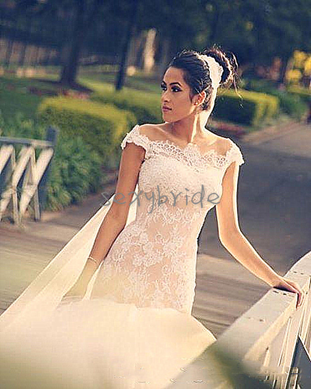2021 Graceful Boat Neck Lace Mermaid Wedding Dresses Buttons Back Nude And Ivory Off Shoulder Trumpet Country Garden Bridal Gown Mariage