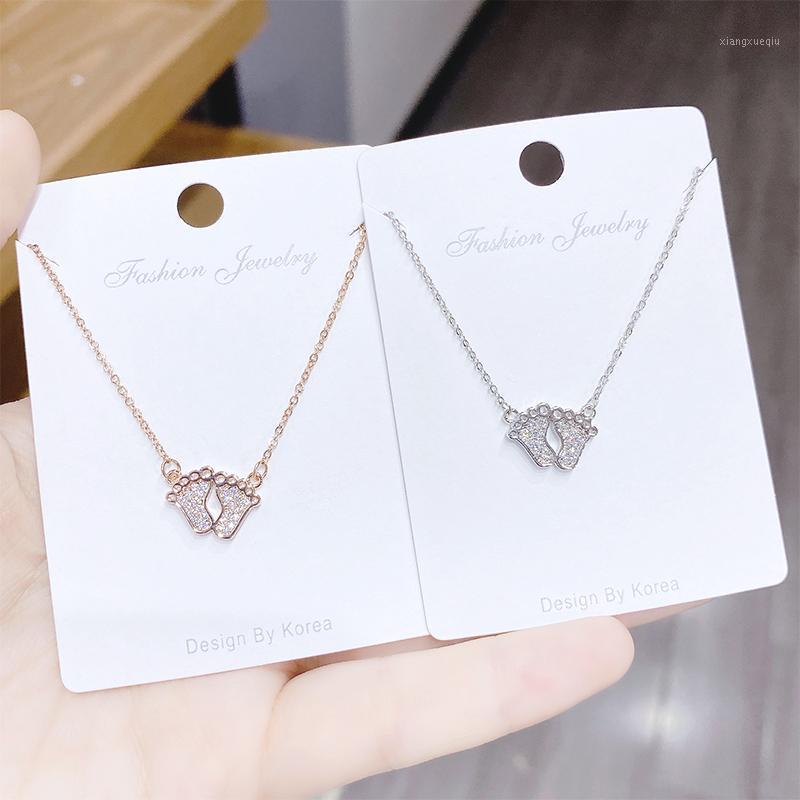 Chains Vintage Multilayer Pendant Butterfly Necklace For Women Footprints Moon Star Charm Choker Necklaces Boho Fashion Jewelry Gift, Silver
Chains Vintage Multilayer Pendant Butterfly Necklace For Women Footprints Moon Star Charm Choker Necklaces Boho Fashion Jewelry Gift, Silver