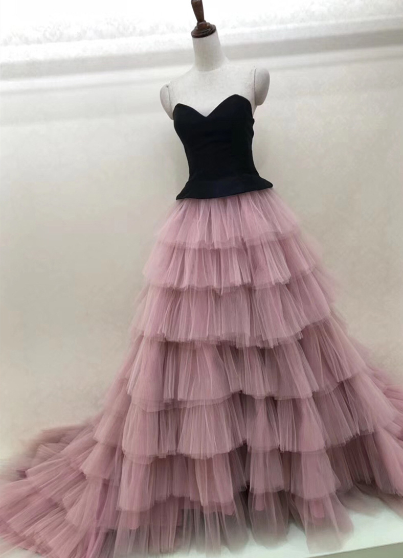 Puffy Sweetheart Prom Dresses A Line Black And Dusty Pink Tiered Skirt Long Formal Evening Gowns Women Pageant Dress Special Occasion Dress