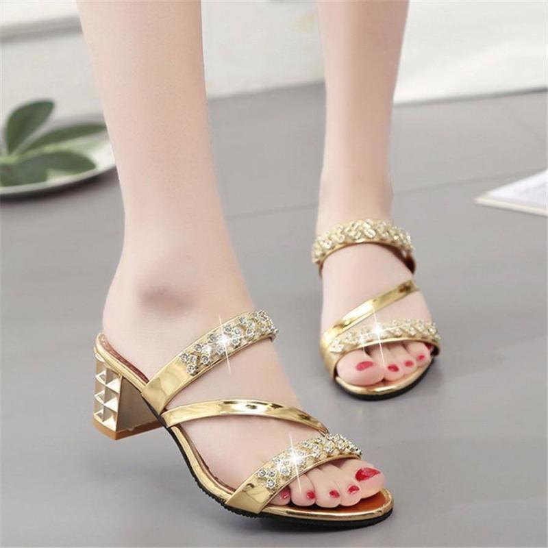 2020 summer new fashion thick with rhinestone large size comfortable wild word sandals and slippers children1, Beige
2020 summer new fashion thick with rhinestone large size comfortable wild word sandals and slippers children1, Beige