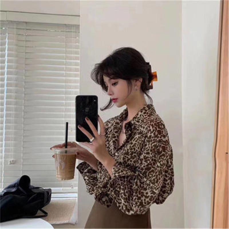 Women's Blouses & Shirts Women Long Sleeve Turn-down Collar Leopard Vintage Loose Temperament Female Leisure All-match Streetwear Autumn, White
Women's Blouses & Shirts Women Long Sleeve Turn-down Collar Leopard Vintage Loose Temperament Female Leisure All-match Streetwear Autumn, White
