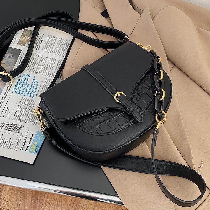 Niche Design Underarm Bag Dual-use Bag Wild Western Style Messenger Shoulder Width: 21cm, Beige
Niche Design Underarm Bag Dual-use Bag Wild Western Style Messenger Shoulder Width: 21cm, Beige