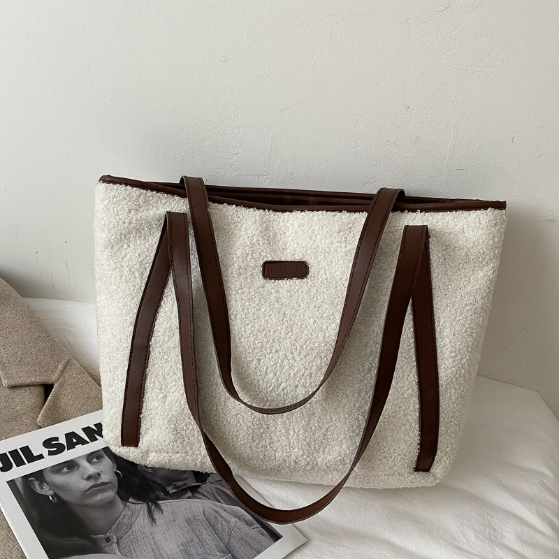 HBP lamb plush ladies handbag large capacity 2020 autumn and winter new trendy wild fur lazy one-shoulder tote bag, 44cm
HBP lamb plush ladies handbag large capacity 2020 autumn and winter new trendy wild fur lazy one-shoulder tote bag, 44cm