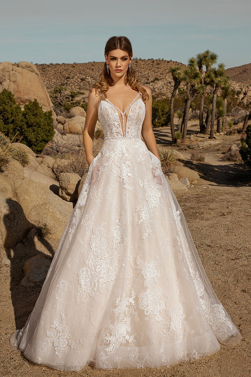 Kitty Chen 2021 Wedding Dresses A Line Bohemia Lace Appliqued V Neck Bridal Gowns Sweep Train Beaded Boho Wedding Dress