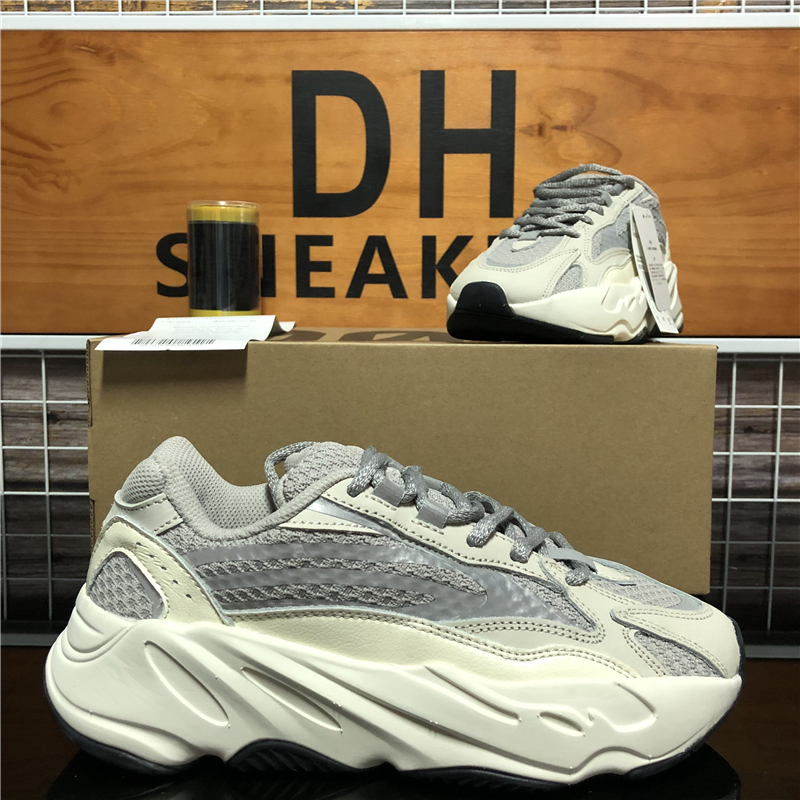 Top Quality Mesh Kanye 700 V2 Men Womens Running Shoes wave runner Yecheil Hospital Grey Blue 3M Reflective Soft Breathable Outdoor Platform Trainers Sneakers, Gifts
Top Quality Mesh Kanye 700 V2 Men Womens Running Shoes wave runner Yecheil Hospital Grey Blue 3M Reflective Soft Breathable Outdoor Platform Trainers Sneakers, Gifts