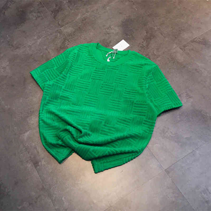 Bottegas Venetas 2022 Spring Summer Green Towel Embroidered Flocking Plaid Short Sleeve Men's and Women's Cotton Loose Round Neck T-shirt
Bottegas Venetas 2022 Spring Summer Green Towel Embroidered Flocking Plaid Short Sleeve Men's and Women's Cotton Loose Round Neck T-shirt