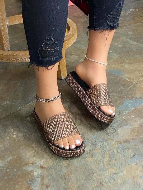 Factory direct sales for autumn and winter new ladies thick-soled pattern tide brand slippers, sponge cake soles, comfortable al1, Gold
Factory direct sales for autumn and winter new ladies thick-soled pattern tide brand slippers, sponge cake soles, comfortable al1, Gold