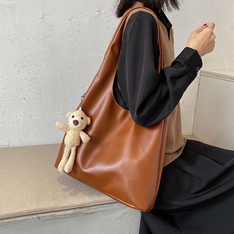 Women's soft face large bag 2021 autumn/winter new fashion web celebrity large capacity versatile instagram one-shoulder armpit, Black
Women's soft face large bag 2021 autumn/winter new fashion web celebrity large capacity versatile instagram one-shoulder armpit, Black