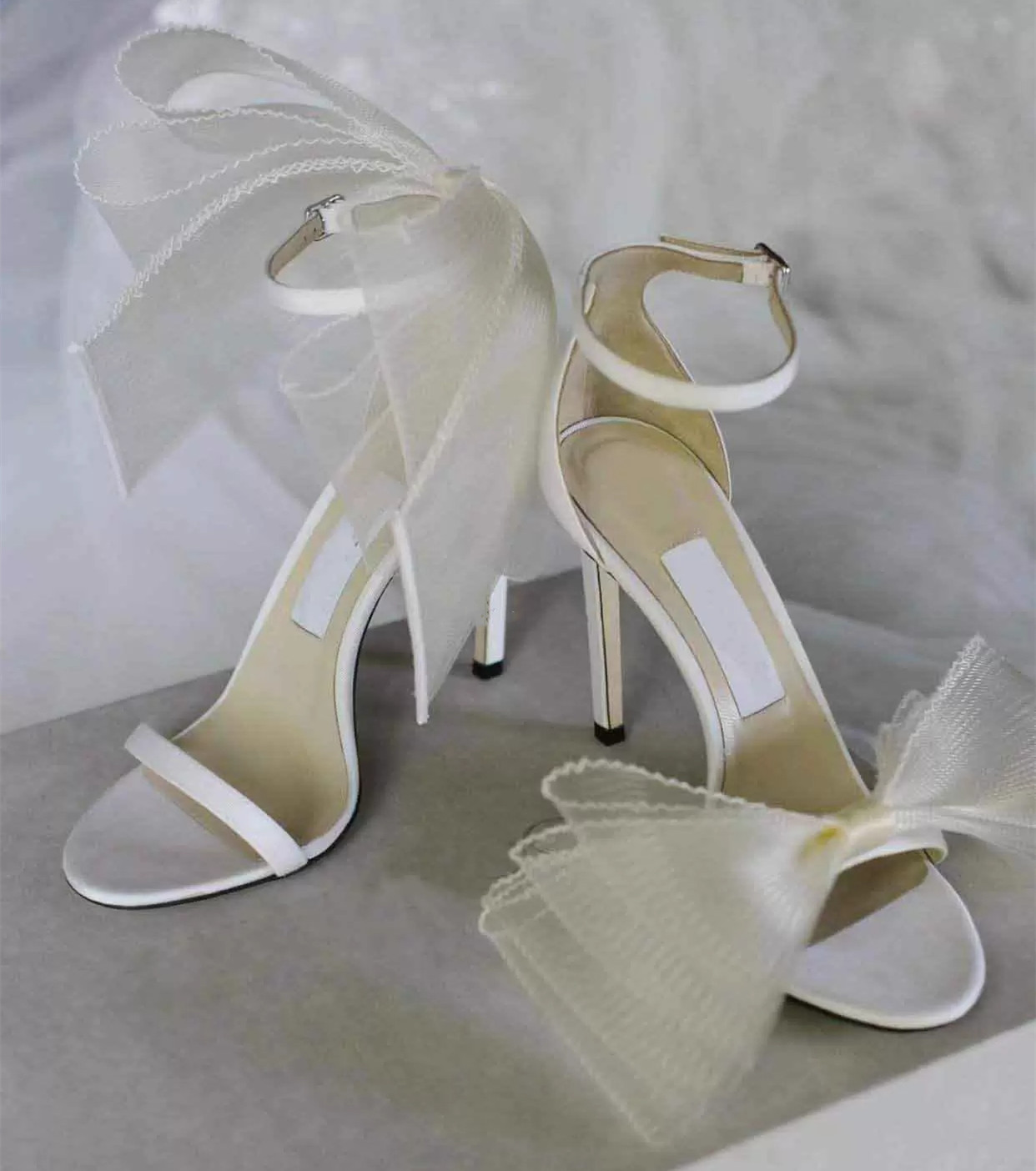 Romantic Aveline Lace Up Gladiator Sandals Shoes For Bridal Wedding Dress Bow Women Averly Elegant Pumps Luxury Brands Lady High Heels
Romantic Aveline Lace Up Gladiator Sandals Shoes For Bridal Wedding Dress Bow Women Averly Elegant Pumps Luxury Brands Lady High Heels