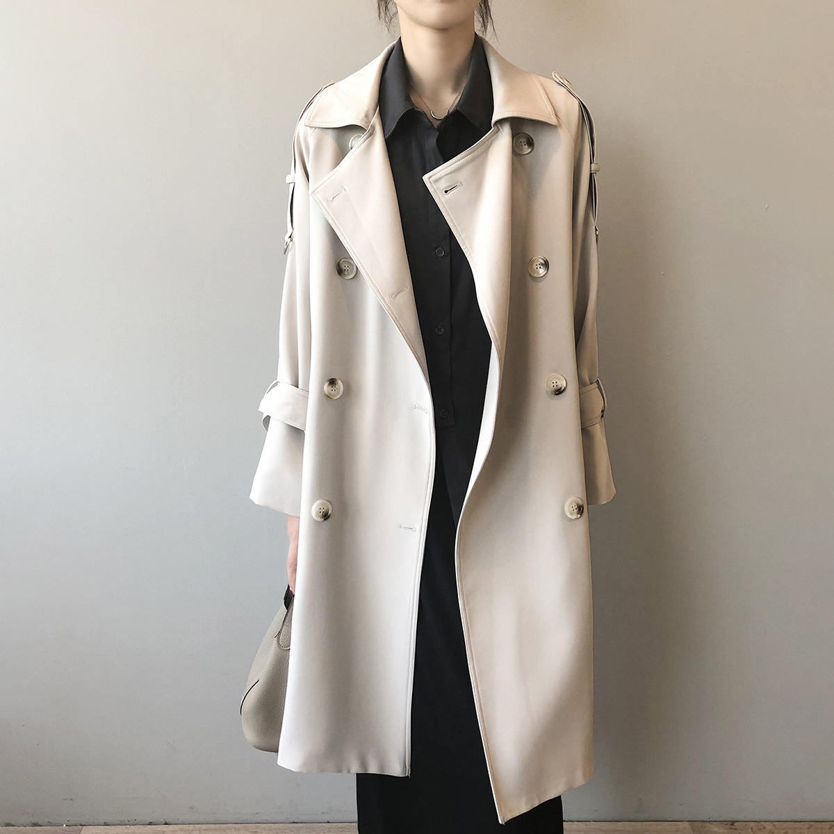 2021 New Fashion Coat with Belt Turn Down Collar Women Long Trench Femme Abrigo Streetwear Qokl, Beige
2021 New Fashion Coat with Belt Turn Down Collar Women Long Trench Femme Abrigo Streetwear Qokl, Beige