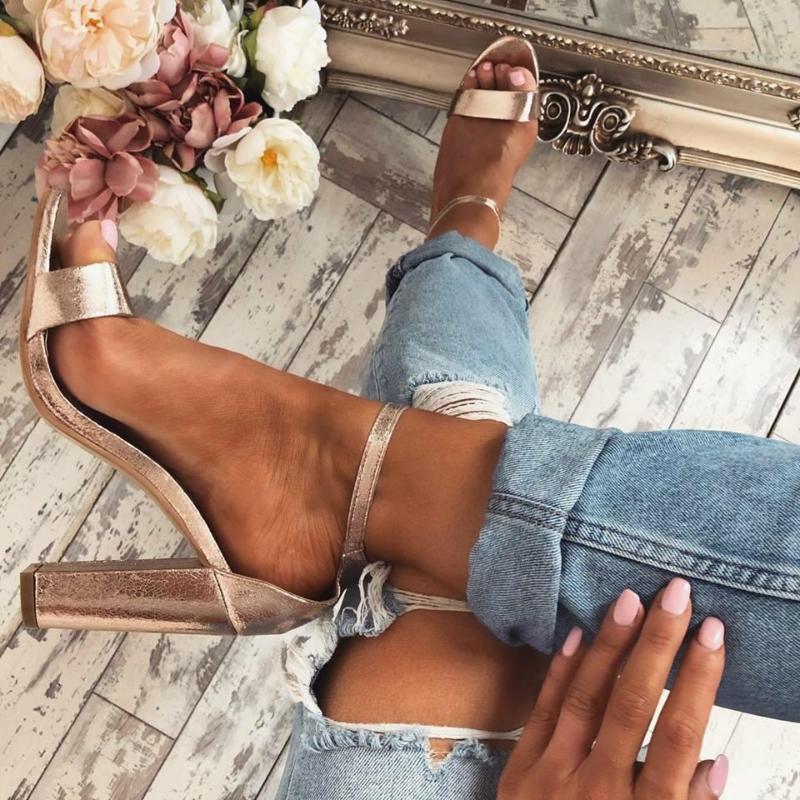 HEVXM 2021 Summer New Lady High Heels Sandals Women Peep-toe Ankle Strap Buckle Elegant Wedding Party Shoes Large Size 41 42, Golden
HEVXM 2021 Summer New Lady High Heels Sandals Women Peep-toe Ankle Strap Buckle Elegant Wedding Party Shoes Large Size 41 42, Golden