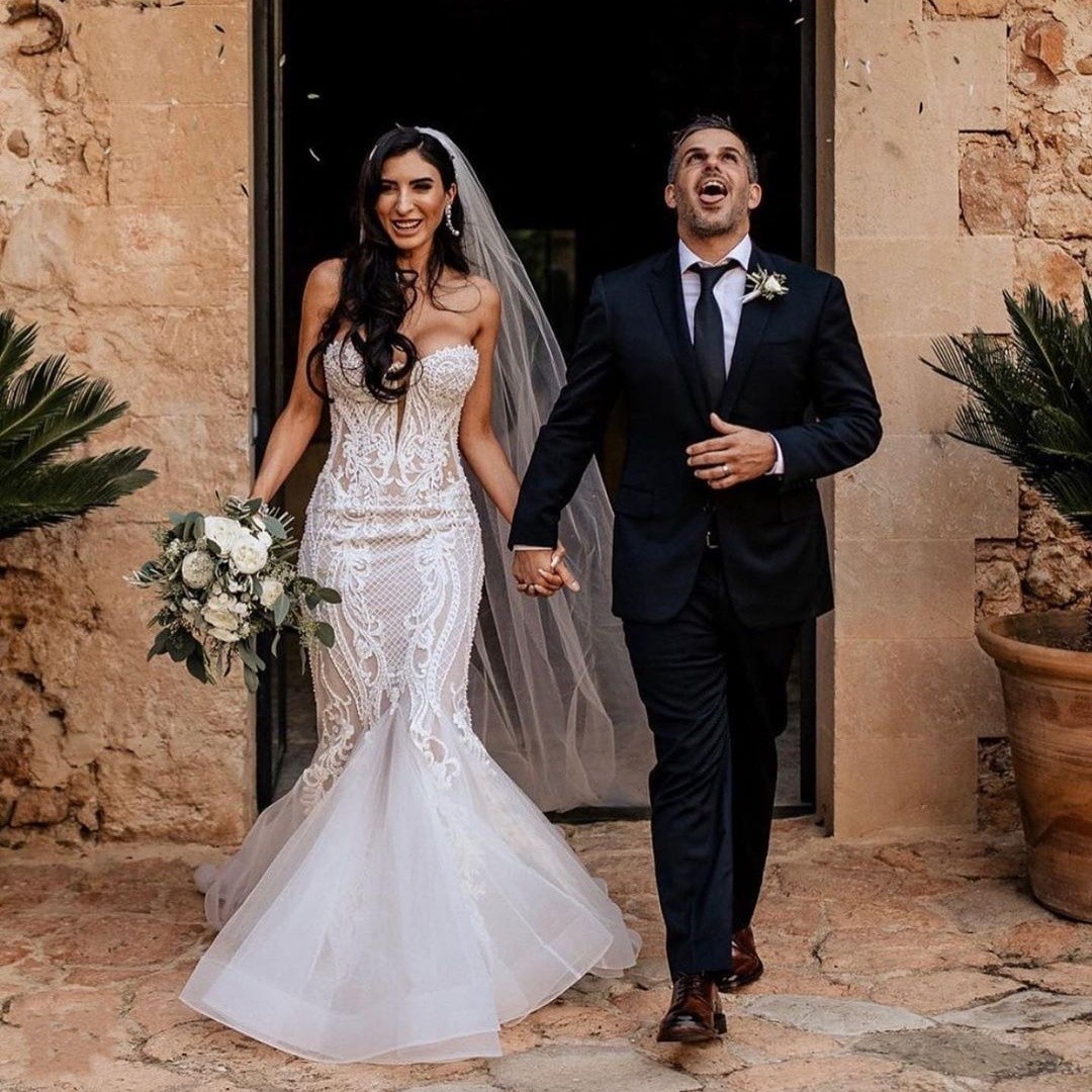 Lace Designer Beaded Mermaid Wedding Dresses Sheer Plunging Neck Appliqued Bridal Gowns Sequined Sweep Train Tulle Robe De Marie
