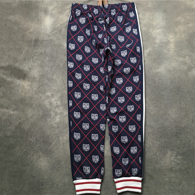 2021 High New Luxury 19ss Tiger Cat Leopard Men Comfortable Classic 4-white Sweatpants # E26 FI0P
2021 High New Luxury 19ss Tiger Cat Leopard Men Comfortable Classic 4-white Sweatpants # E26 FI0P