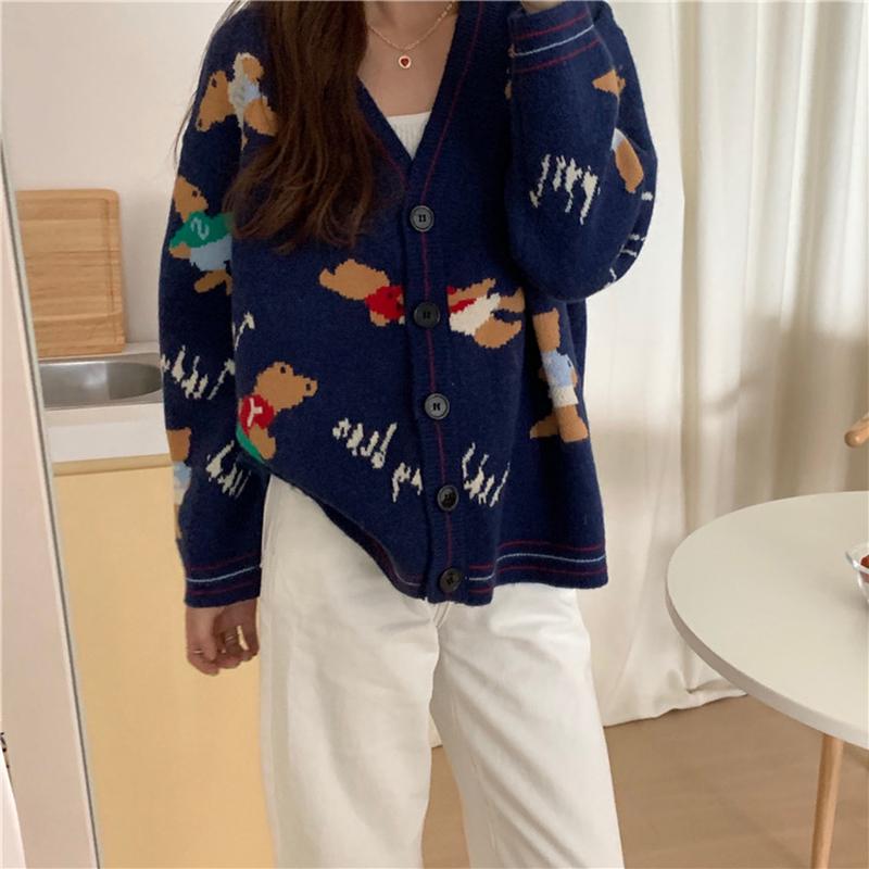 Retro cute loose bear jacquard cardigan sweater autumn 2020 new V-neck sweater V-neck, Beige
Retro cute loose bear jacquard cardigan sweater autumn 2020 new V-neck sweater V-neck, Beige