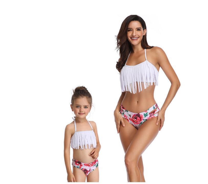 Mother And Daughter Swimsuit Family Look Mommy and Me Clothes Bikini Tassel Mom Daughter Swimwear Family Matching Clothes 201128