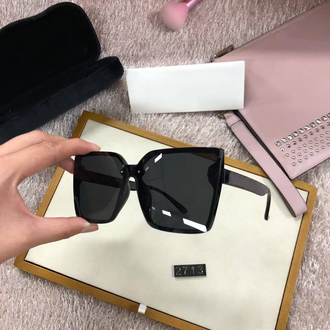 2021 new Luxury Polarized Sunglasses Women Pilot Sunglasses UV400 Eyewear Brand Glasses Square Frame Polaroid Lens with cases 2713
2021 new Luxury Polarized Sunglasses Women Pilot Sunglasses UV400 Eyewear Brand Glasses Square Frame Polaroid Lens with cases 2713