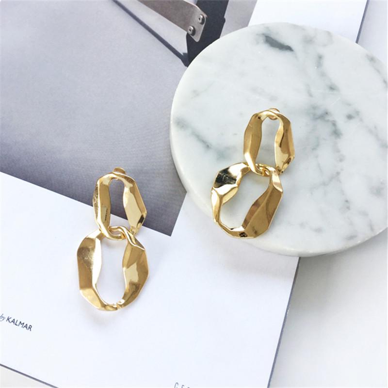 Fashion personality dark metal atmosphere European and American girl Studs Earrings Geometric fashionable earrings
Fashion personality dark metal atmosphere European and American girl Studs Earrings Geometric fashionable earrings