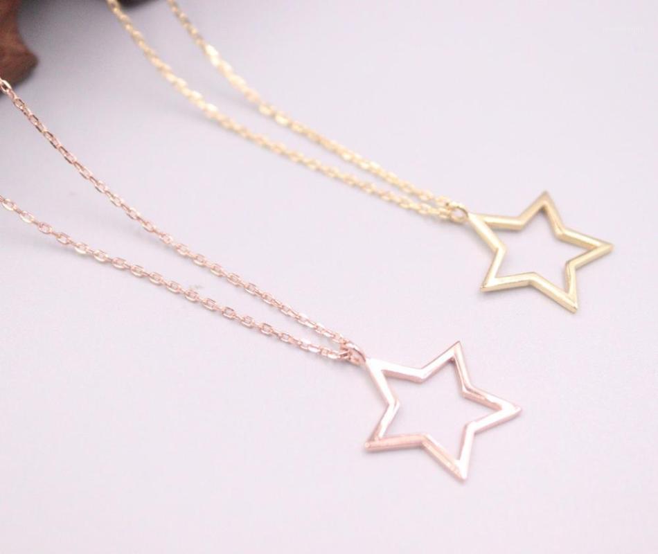 Pure 925 Sterling Silver Necklace 16x16mm Overgild Small Hollow Star Pendant Rolo Link Chain 17.71"L For Woman1
Pure 925 Sterling Silver Necklace 16x16mm Overgild Small Hollow Star Pendant Rolo Link Chain 17.71"L For Woman1