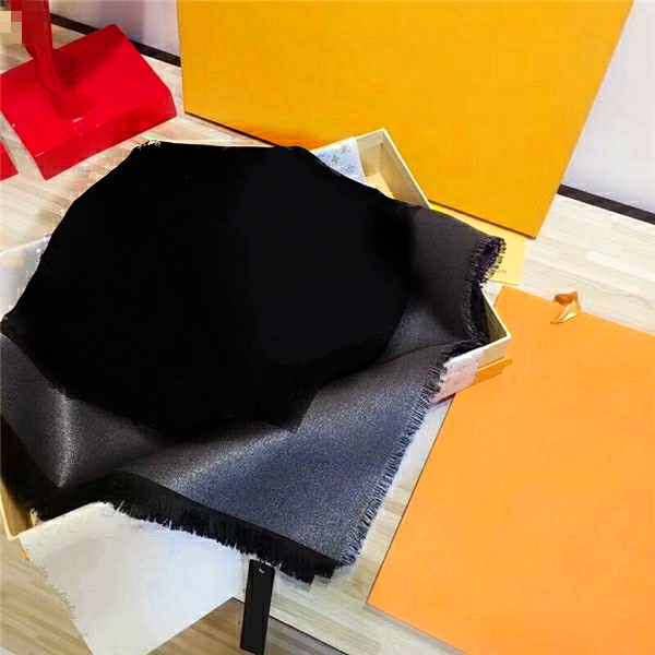 140x140cm Silk and wool Scarves autumn and winter Scarf Man Women Shawl square Neck letter flower Clover Scarf Highly Quality
140x140cm Silk and wool Scarves autumn and winter Scarf Man Women Shawl square Neck letter flower Clover Scarf Highly Quality
