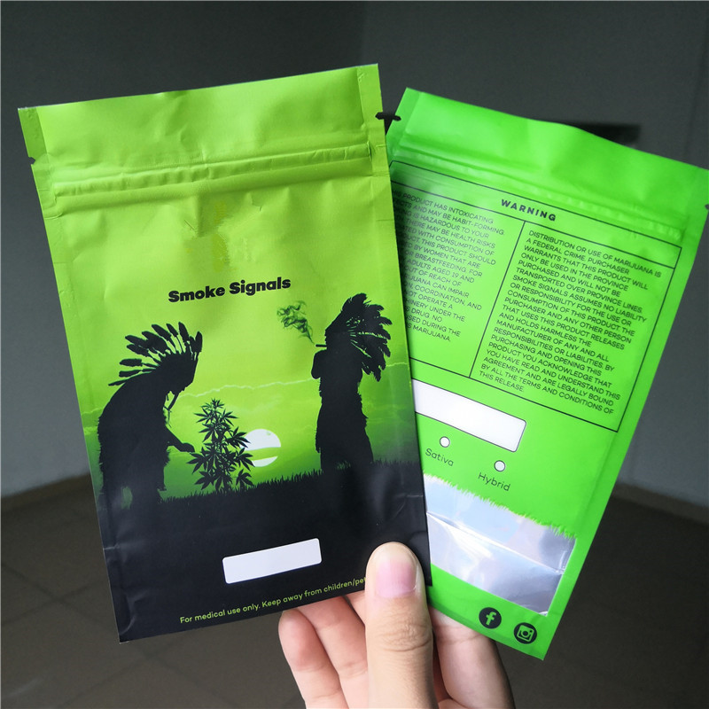 New Signals mylar bags 3.5g Mac bags Alien Labs Mylar Childproof smellproof Bags 420 Packaging Smoke Signals plastic packaging
New Signals mylar bags 3.5g Mac bags Alien Labs Mylar Childproof smellproof Bags 420 Packaging Smoke Signals plastic packaging