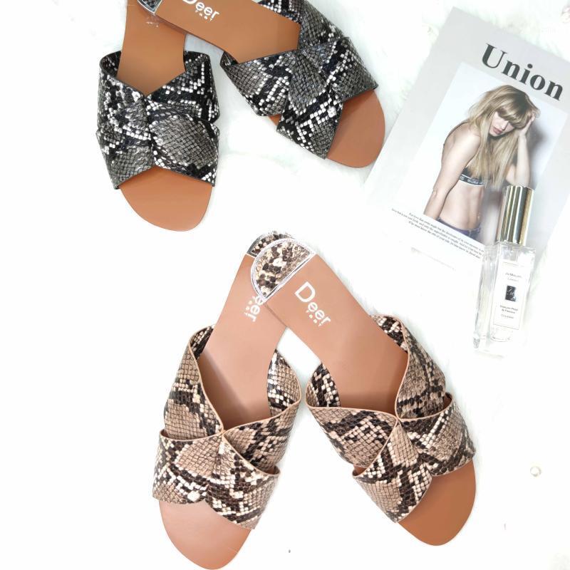 2020 summer fashion flat slippers Woven surface hot sale new style outdoor sliders1, Black
2020 summer fashion flat slippers Woven surface hot sale new style outdoor sliders1, Black
