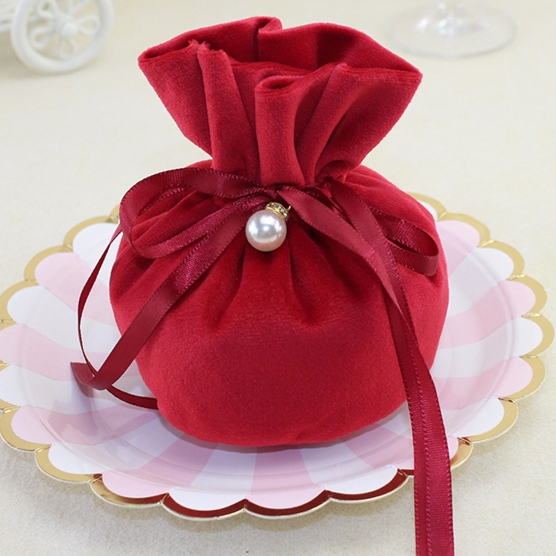 10pcs Velvet Yarn Wedding Candy Gift Bags with Pearl Europe Chocolate Package Bag Wedding Christmas Velvet Drawstring Candy Bag